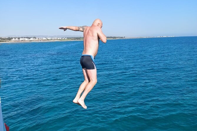 2.5 hour Glass Bottom Boat Trip, Snorkeling, Sliding and Fun - Getting to the boat fast, and settling in onboard