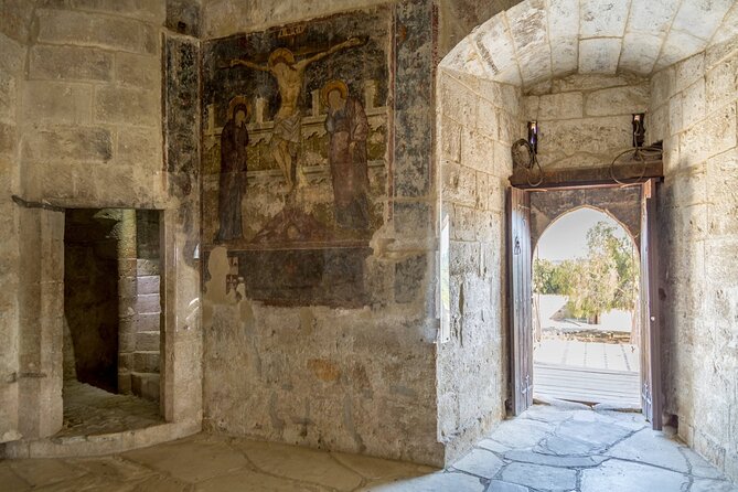 Ancient Kourion, Kolossi Castle, Omodos & Winery Tour from Paphos - Omodos village and winery tasting: lunch, commandaria, and the slower side of the day