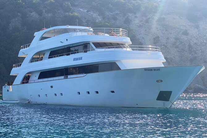 Blue Lagoon: 3 Hours Afternoon Cruise with transfer from Paphos - On-board setup: WiFi, canoe, and the buy-on-board reality