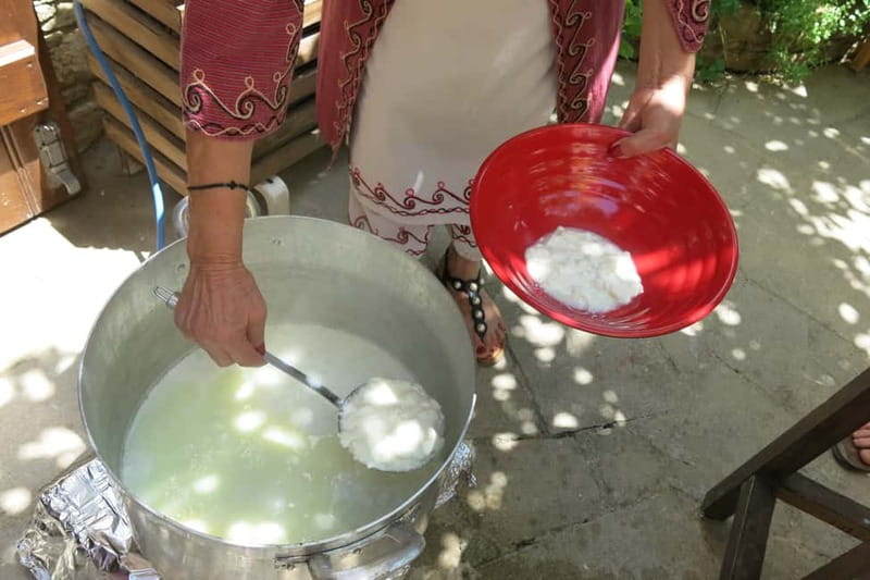 Cyprus: Mountain Towns and Cheesemaking Day Trip with Brunch - Brunch and Cheese Tastings: The Part You’ll Talk About Later