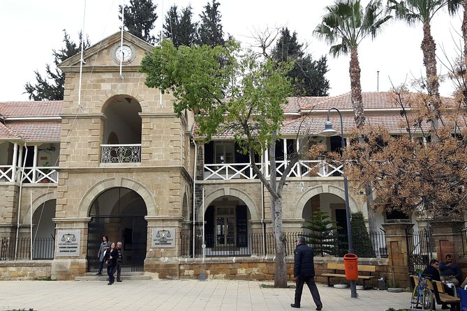 Divided Capital NICOSIA - Famagusta Gate and Archbishop’s Palace: photo stops with real context