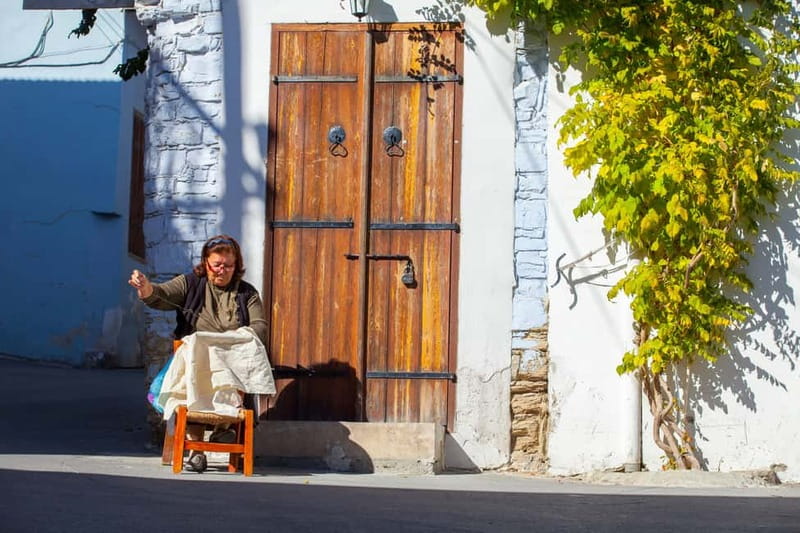 From Pafos/Limassol: Tastes of Cyprus Tour in Polish - Getting picked up near Paphos or Limassol, then pointed east