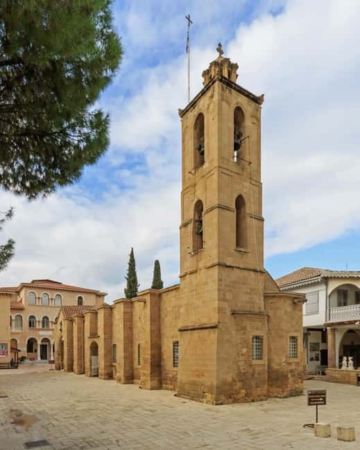 FROM PAPHOS: Island Roundtrip (Lefkara, Nicosia, Larnaca) - Laiki Geitonia Free Time: Lunch, Shopping, and a Local Streetscape