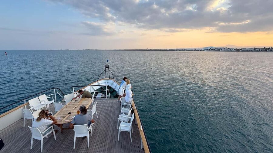 Larnaca: Disco Sunset cruise - Disco sunset cruises in Larnaca are basically a beach party with a view