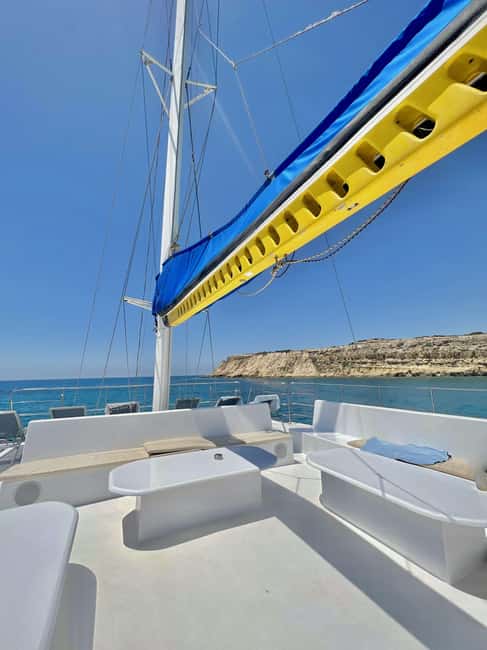 Limassol: Catamaran Cruise with Lunch - Drinks on the Water: Open Bar, VIP Adults Cocktails, and Staff Service