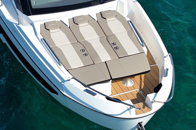 Luxury Charter on Blue Lagoon Flyer (Karnic CS10) to Blue Lagoon - Latchi Watersports Centre, easy start and simple end