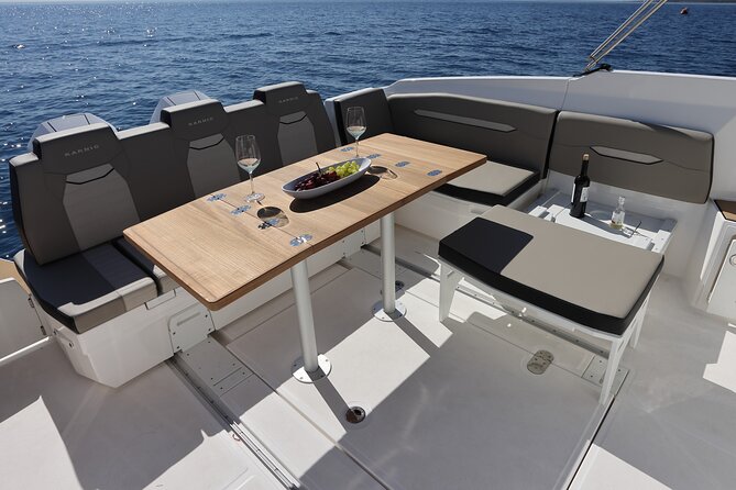 Luxury Charter on Blue Lagoon Flyer (Karnic CS10) to Blue Lagoon - Meals and drinks: plan ahead, don’t assume