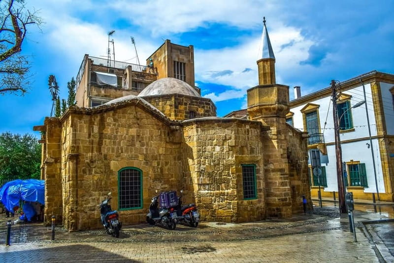 Nicosia: Private City Discovery Walking Tour - Ledra Street and the Green Line: what you learn when the checkpoint is part of the itinerary
