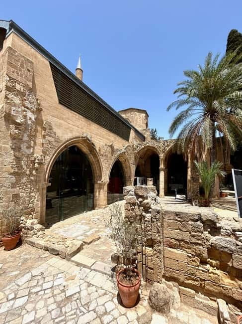 Nicosia, private tour, Old Town greek and turkish side - Who Should Book This Nicosia Greek and Turkish Side Tour?