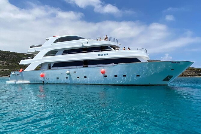 Ocean Blue | Afternoon Blue Lagoon - The cruise segment: coastal views on the way to the Blue Lagoon