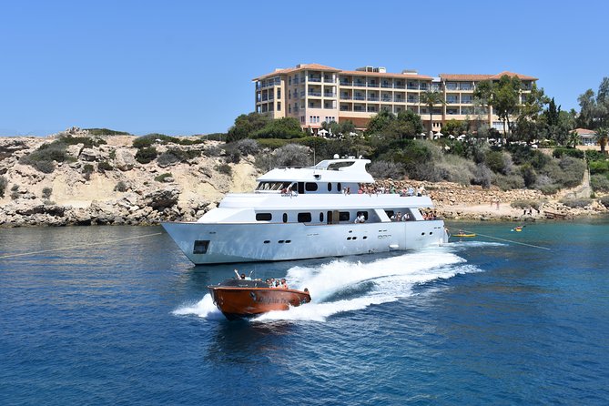 Ocean Flyer | Elite (18+) Cruise - Sea conditions: what choppy water means for your comfort and your photos