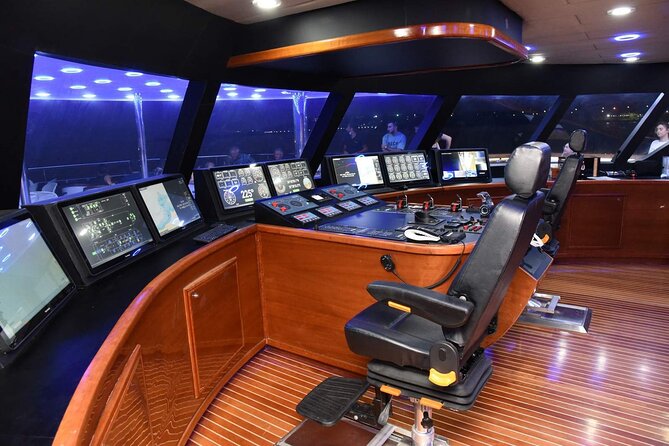 Ocean Vision: Show & Dance Night with buffet, open bar & transfer - Unlimited Local Drinks: Fast When It Works, Slower at the Start