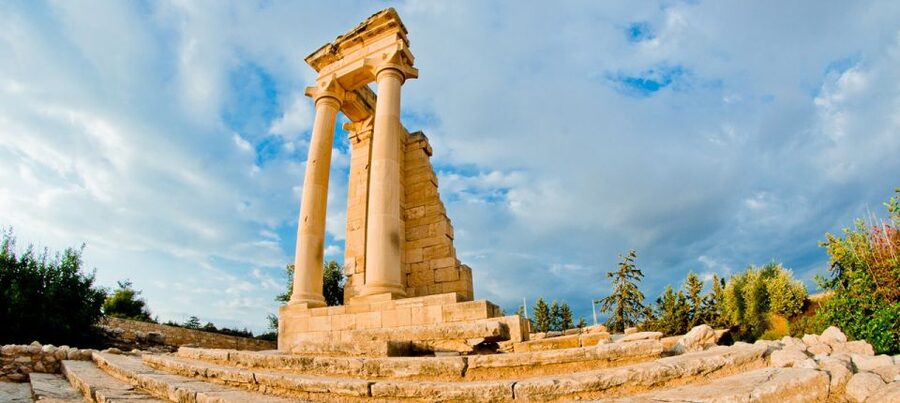 Paphos: Aphrodite's Birthplace, Lefkara & Kourion Day Trip - Limassol Old Town and Molos lunch break: coffee, crafts, and a scheduled reset