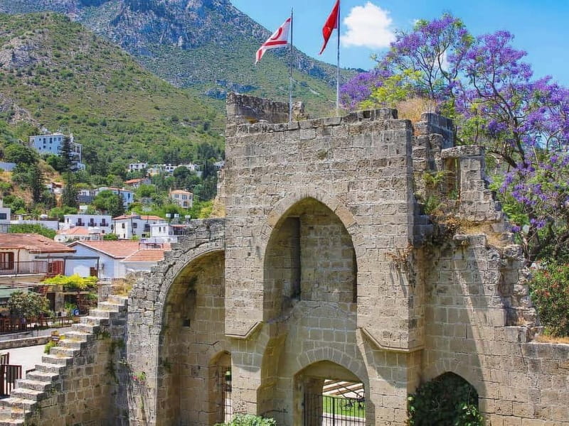 Paphos: Kyrenia, St. Hilarion Castle & Bellapais Abbey Tour - Kyrenia old town and Kyrenia Castle museum: history you can touch