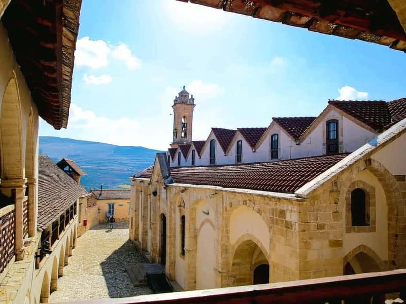Paphos: Troodos, Omodos & Kykkos Monastery Full-Day Tour - Lunch and shopping time in the Troodos Mountains