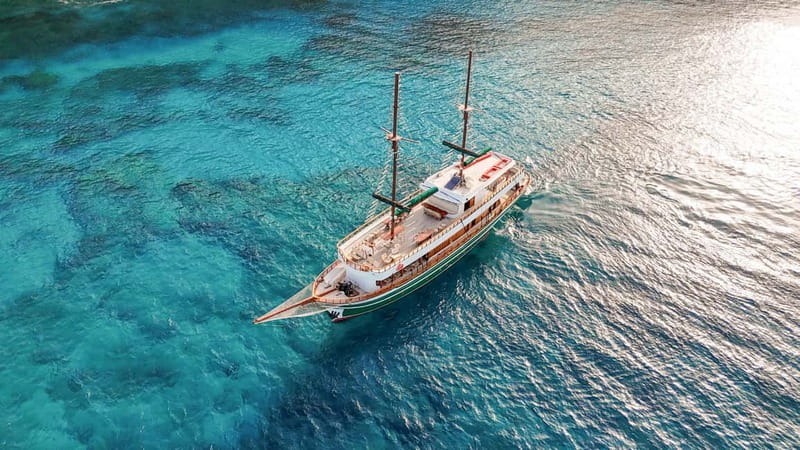 Pernera: Golden Hour Sunset Cruise - Famagusta and Varoshia: a photo stop with real-world tension