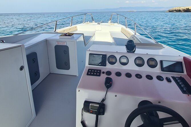 Private Charter to Blue lagoon -Amore Mio - Amore Mio: a modern yacht that moves fast toward the Blue Lagoon