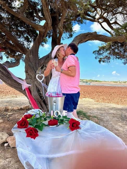 Romantic tour for lovers, couples or friends - What you get for the money: guide time, transfers, and photo support