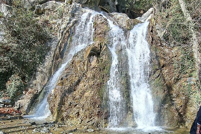 Troodos Mountains Jeep Tour with Wine Tasting - Troodos Mountains by Defender jeep: rugged fun with real stops