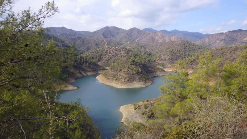 Walk around Pano Lefkara village and Lefkara lake - Key highlights at a glance