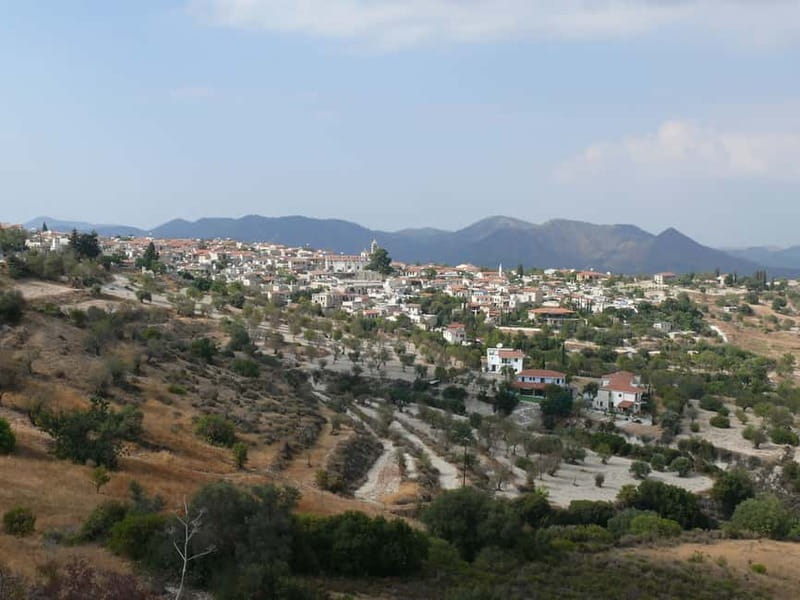 Walk around Pano Lefkara village and Lefkara lake - Switching from village streets to Lefkara man made lake