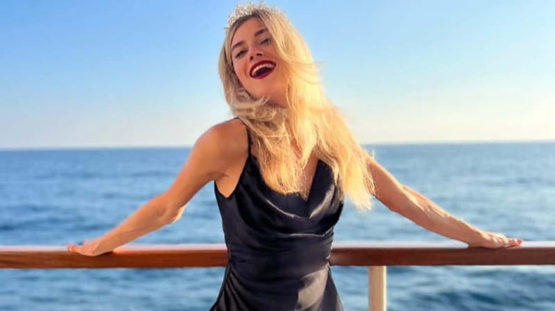 Wave Dancer Deluxe Night Cruise with Fireworks - Adults Only - Comfort And Practicalities: Boarding, Timing, And Sea Conditions