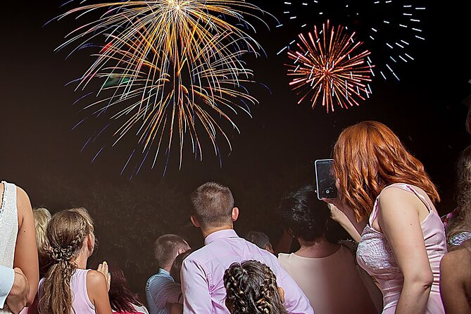 Wave Dancer Fireworks Night Cruise - Live Entertainment: More Than Background Music