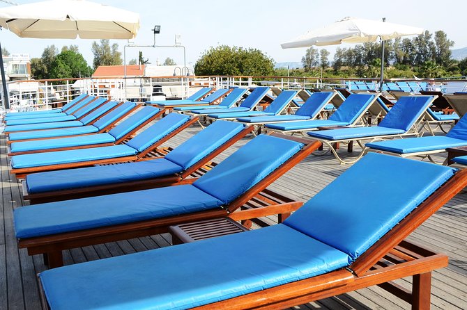 Wave Dancer Sunshine Full Day Cruise - All Inclusive - Lunch, soft drinks, and snacks that keep the day moving