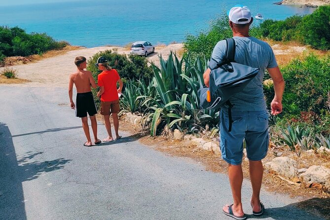 XploreMe! - Coral Bay Scavenger Hunt Outdoor Activity - Coral Bay as Your Game Board: What You’ll Be Doing Outside